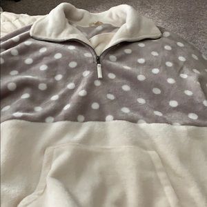 Fuzzy Sweatshirt/Sweater MEGA SOFT